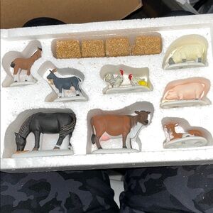 Heritage village Farm Animal Figurine Set 56588